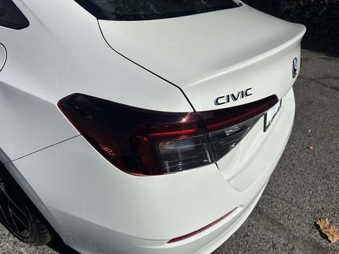 Certified 2025 Honda Civic Sport image 9