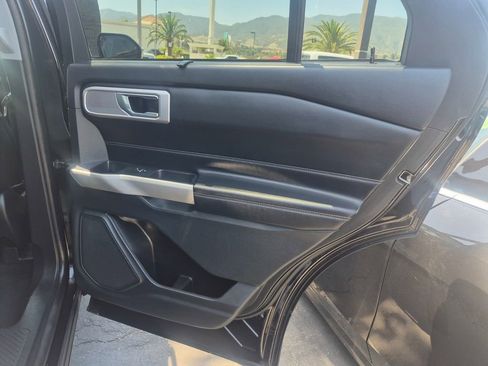 Used 2022 Ford Explorer Limited w/ Equipment Group 301A AWD/4WD image 27