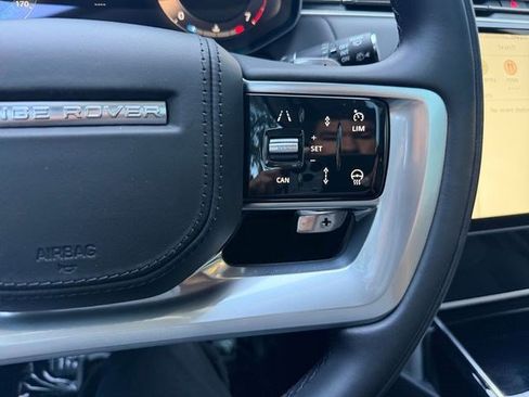 Certified 2025 Land Rover Range Rover SE AWD/4WD image 23