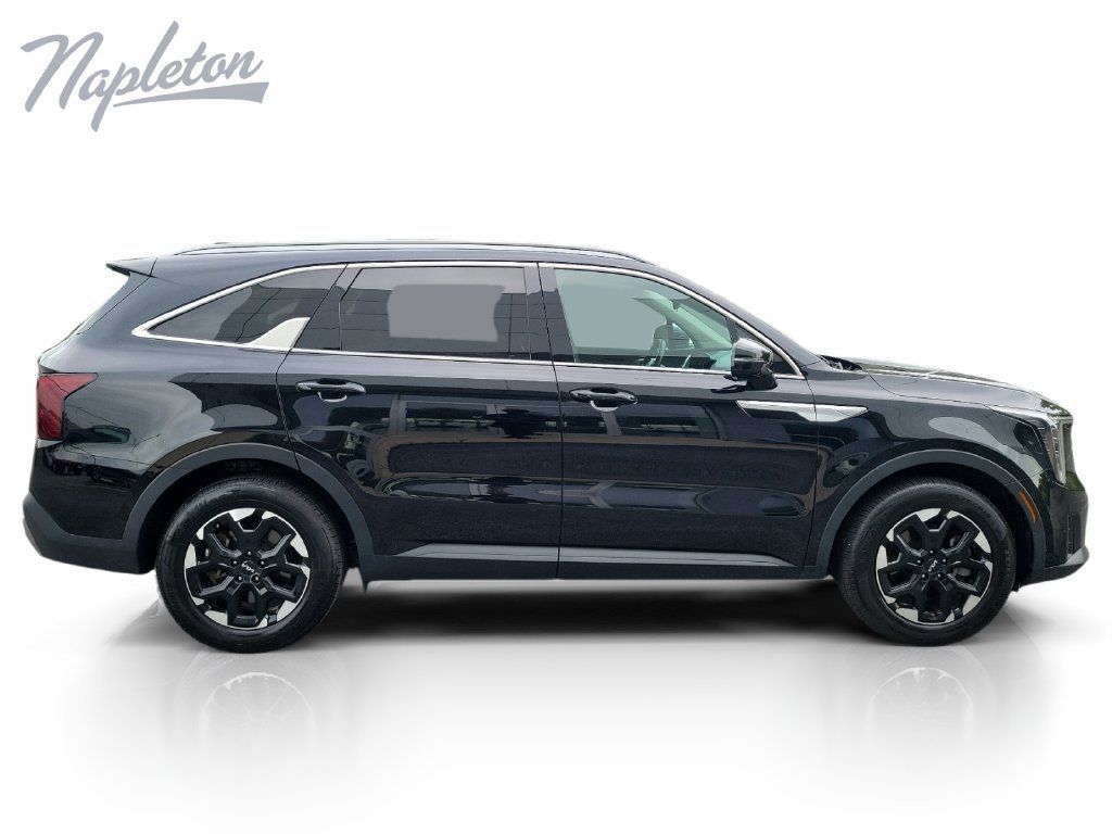 Used 2024 Kia Sorento S FWD image 7