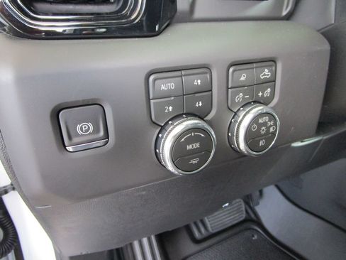 New 2026 GMC Sierra 1500 AT4 w/ AT4 Premium Package AWD/4WD image 37