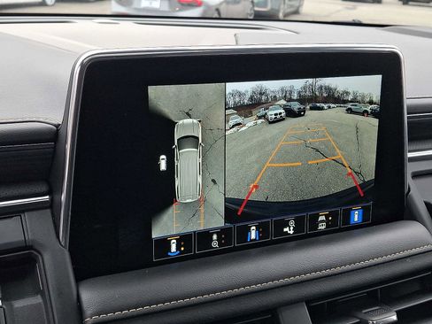 Used 2022 GMC Yukon SLT w/ SLT Premium Package image 21