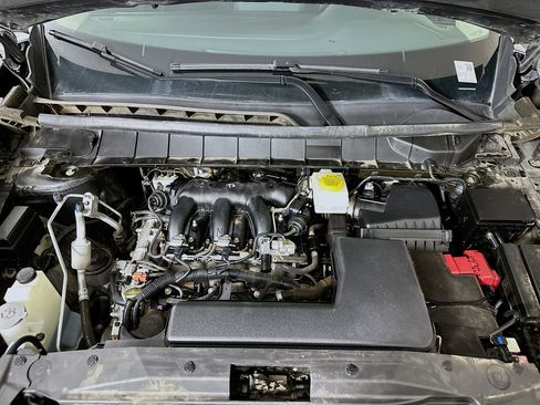 Used 2024 Nissan Pathfinder SV image 33