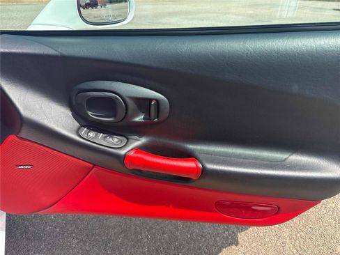 Used 2004 Chevrolet Corvette Convertible w/ Preferred Equipment Group image 13