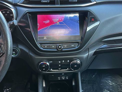 Used 2022 Chevrolet TrailBlazer RS w/ Sun and Liftgate Package FWD image 10