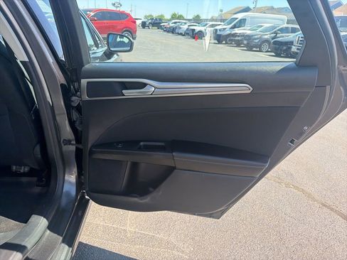 Used 2019 Ford Fusion SE FWD image 44