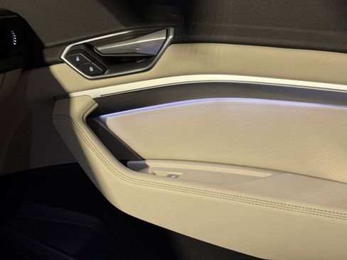 Certified 2023 Audi e-tron Premium Plus w/ Premium Plus Package AWD/4WD image 24