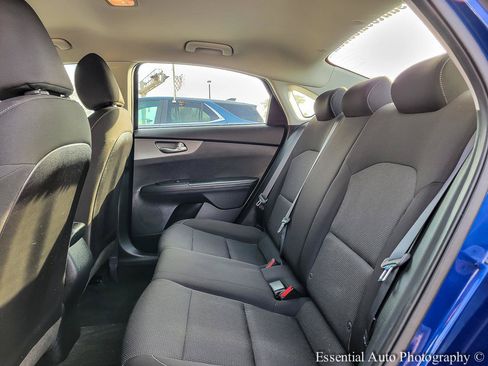 Used 2021 Kia Forte LXS FWD image 9