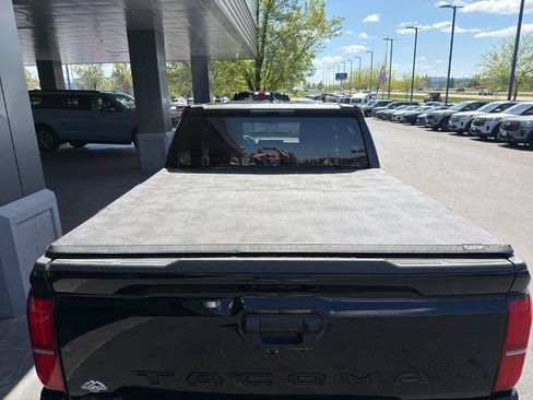 Used 2025 Toyota Tacoma SR5 AWD/4WD image 16