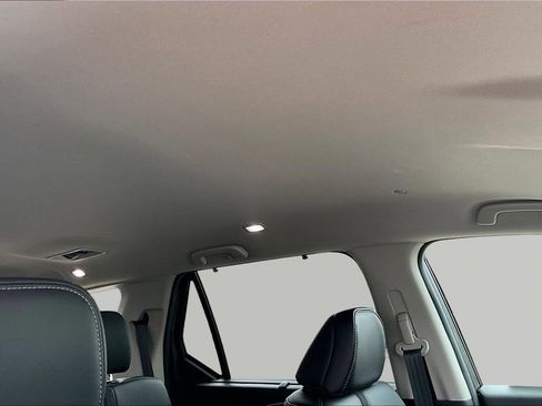 Used 2025 Honda Pilot EX-L image 28