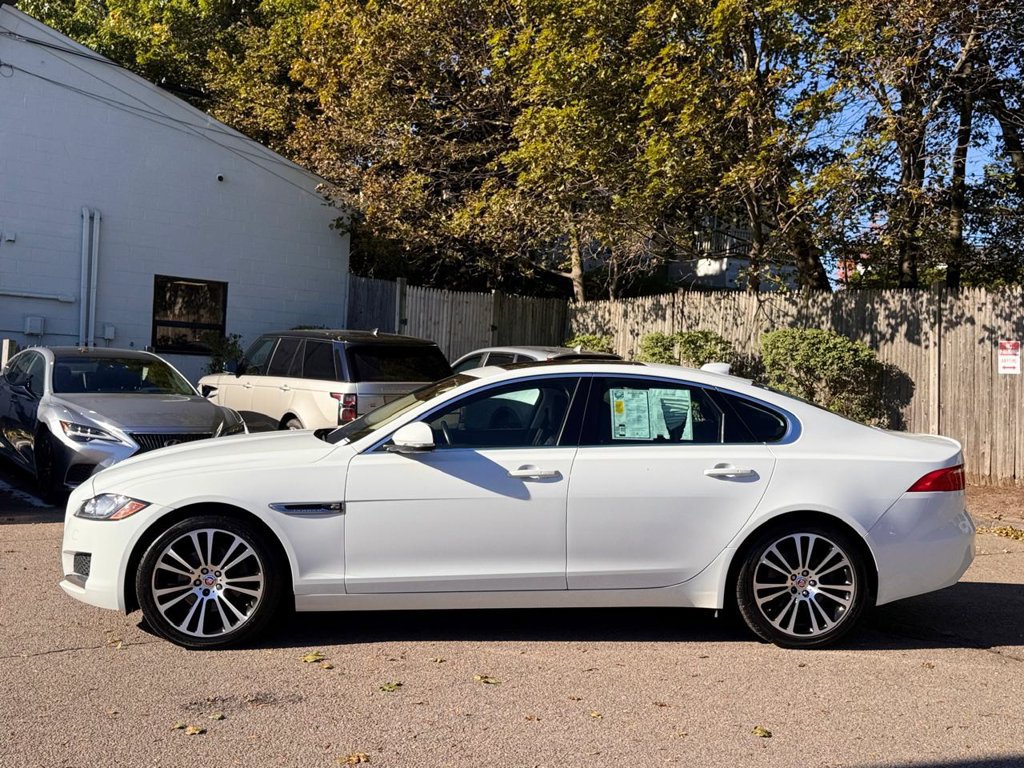 Used 2018 Jaguar XF Prestige AWD/4WD image 3