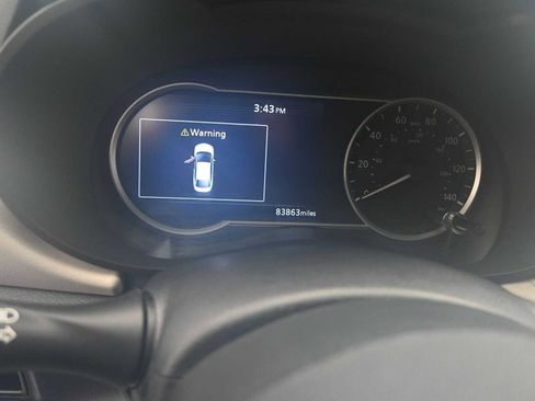 Used 2021 Nissan Versa SV image 12