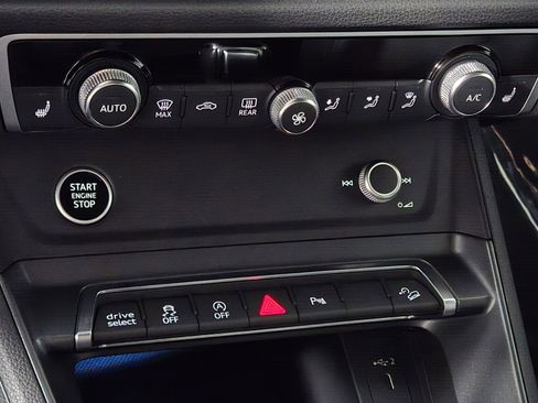 Used 2022 Audi Q3 2.0T Premium Plus w/ Premium Plus Package image 29