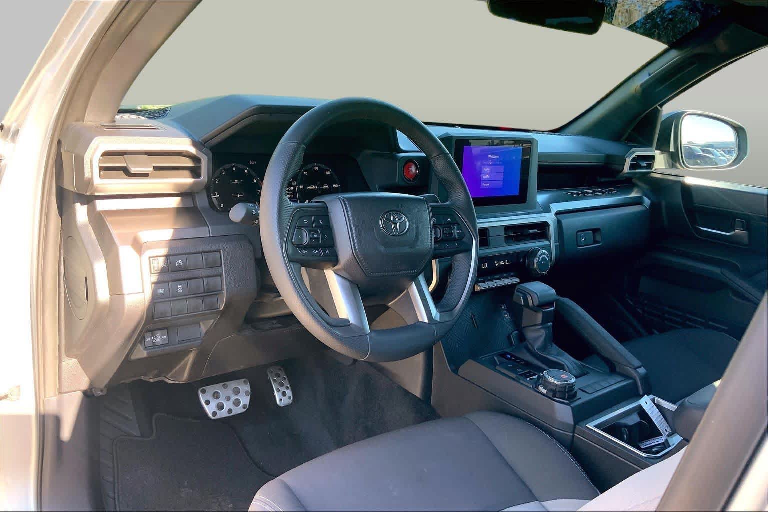 Used 2025 Toyota Tacoma TRD Sport AWD/4WD image 17