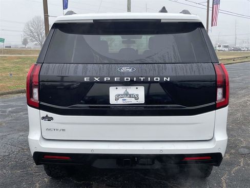 Used 2025 Ford Expedition Active image 4