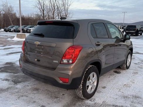 Used 2021 Chevrolet Trax LS w/ Tint and Cruise Package image 3