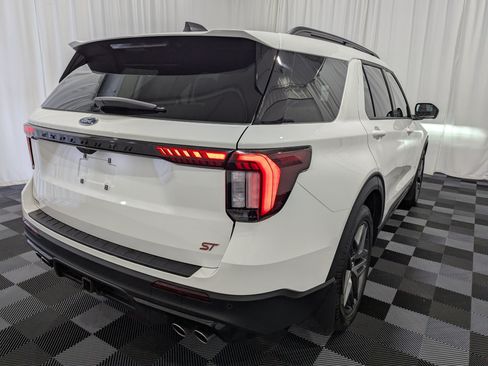 Used 2025 Ford Explorer ST w/ Sun And Sound Package AWD/4WD image 7