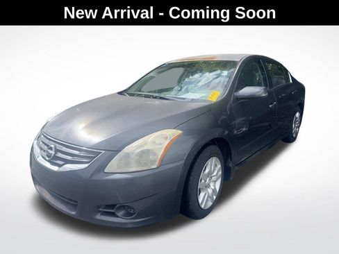 Used 2012 Nissan Altima 2.5 S FWD image 2
