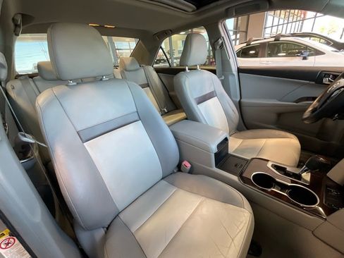 Used 2012 Toyota Camry XLE image 19