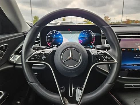 Used 2024 Mercedes-Benz E 350 4MATIC Sedan image 23