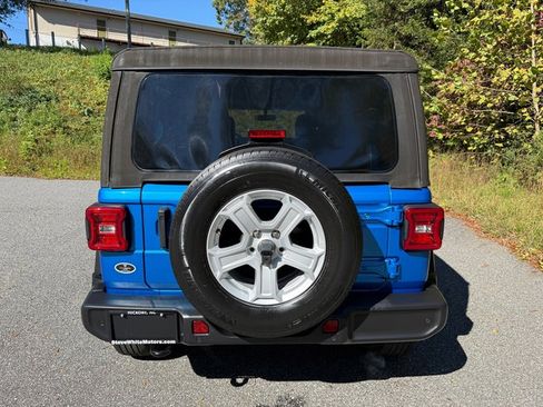 Used 2022 Jeep Wrangler Sport S image 7