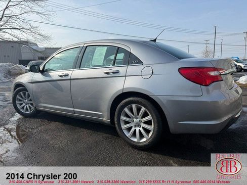 Used 2014 Chrysler 200 Touring FWD image 4