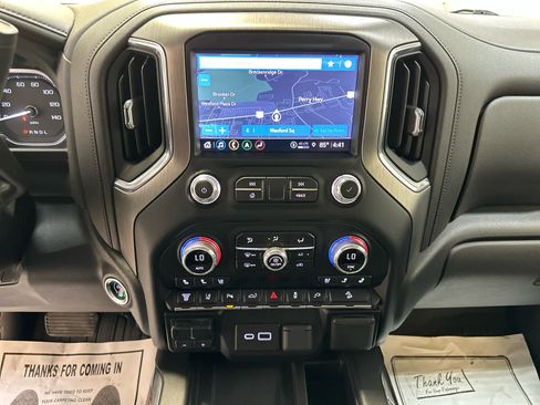 Certified 2022 GMC Sierra 2500 Denali image 6