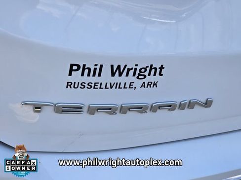 Used 2024 GMC Terrain SLT AWD/4WD image 17