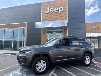 New 2025 Jeep Grand Cherokee Laredo w/ Luxury Tech Group I