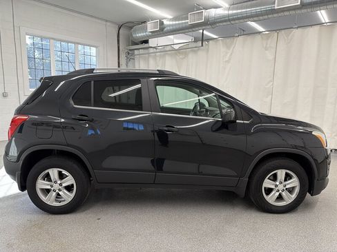 Used 2015 Chevrolet Trax LT w/ LT Plus Package AWD/4WD image 4