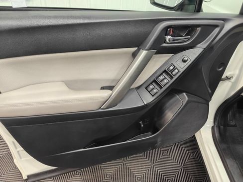 Used 2015 Subaru Forester 2.5i Limited AWD/4WD image 33