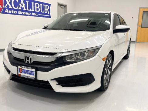 Used 2018 Honda Civic EX image 4