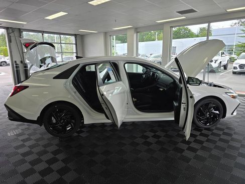 New 2026 Hyundai Elantra Sport w/ Cargo Package FWD image 15