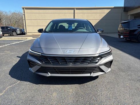 New 2025 Hyundai Elantra Sport image 2