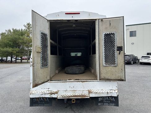 Used 2012 Ford F550 2WD Regular Cab Super Duty w/ Payload Upgrade Pkg image 5