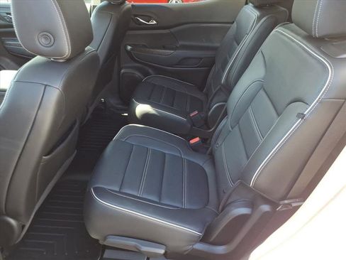 Used 2023 GMC Acadia Denali w/ Denali Technology Package image 13