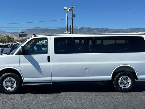 Certified 2025 Chevrolet Express 3500 LT w/ LT Preferred Equipment Group RWD image 9