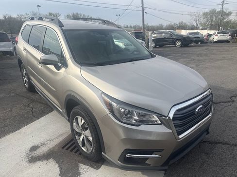 Used 2019 Subaru Ascent Premium w/ Popular Package #3 AWD/4WD image 2