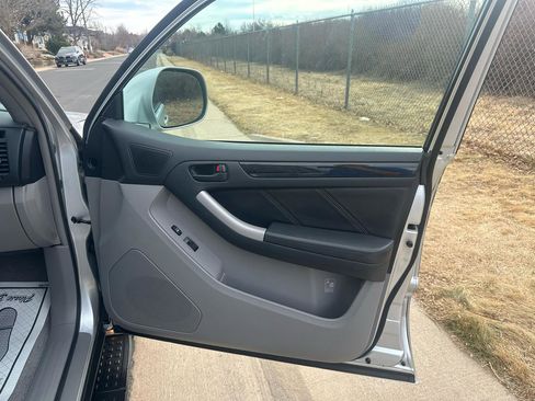 Used 2008 Toyota 4Runner Limited image 17