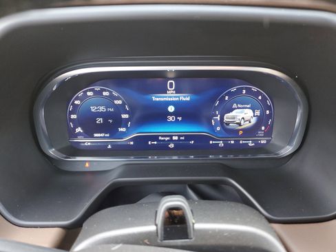 Used 2024 Chevrolet Suburban High Country w/ Advanced Technology Package image 17