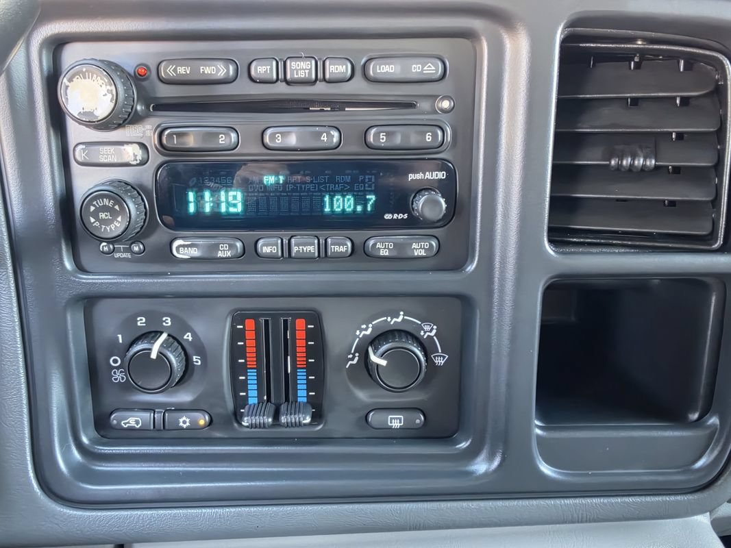 Used 2004 Chevrolet Tahoe LS w/ Preferred Equipment Group AWD/4WD image 14