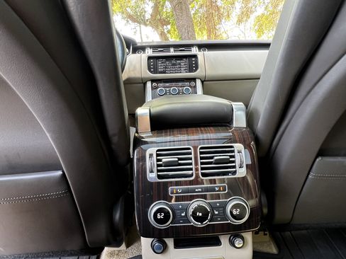 Used 2016 Land Rover Range Rover HSE image 38