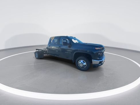 New 2026 Chevrolet Silverado 3500 LT w/ Convenience Package image 2