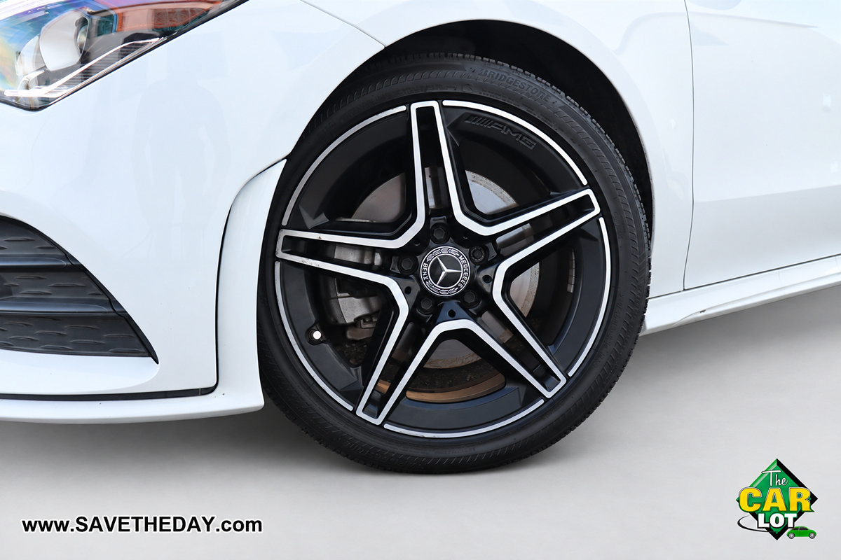Used 2023 Mercedes-Benz CLA 250 image 3