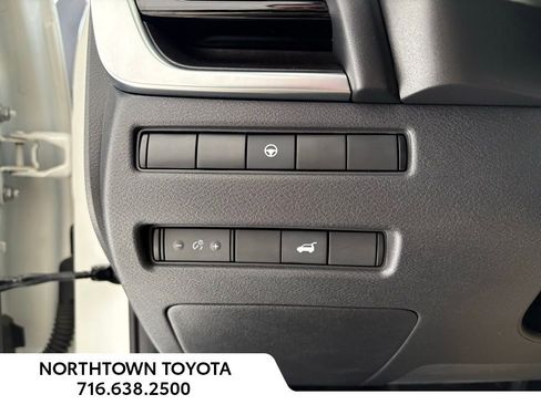 Used 2021 Nissan Rogue SL w/ Premium Package image 16