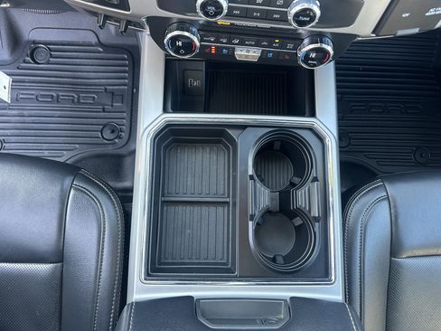Used 2022 Ford F350 Lariat w/ Black Appearance Package image 15