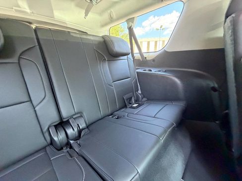 Used 2019 Chevrolet Suburban 3500 LT AWD/4WD image 39