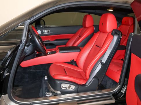 Used 2018 Rolls-Royce Wraith RWD image 14