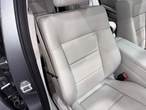 Used 2015 Mercedes-Benz E 350 Sedan w/ Premium 1 Package image 65