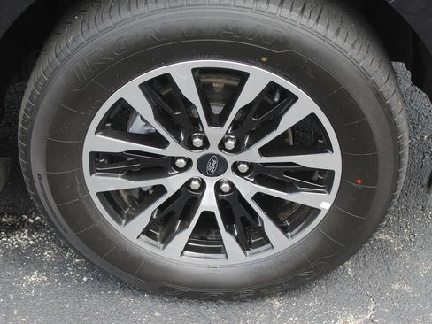 Used 2025 Ford Expedition Max Platinum AWD/4WD image 2